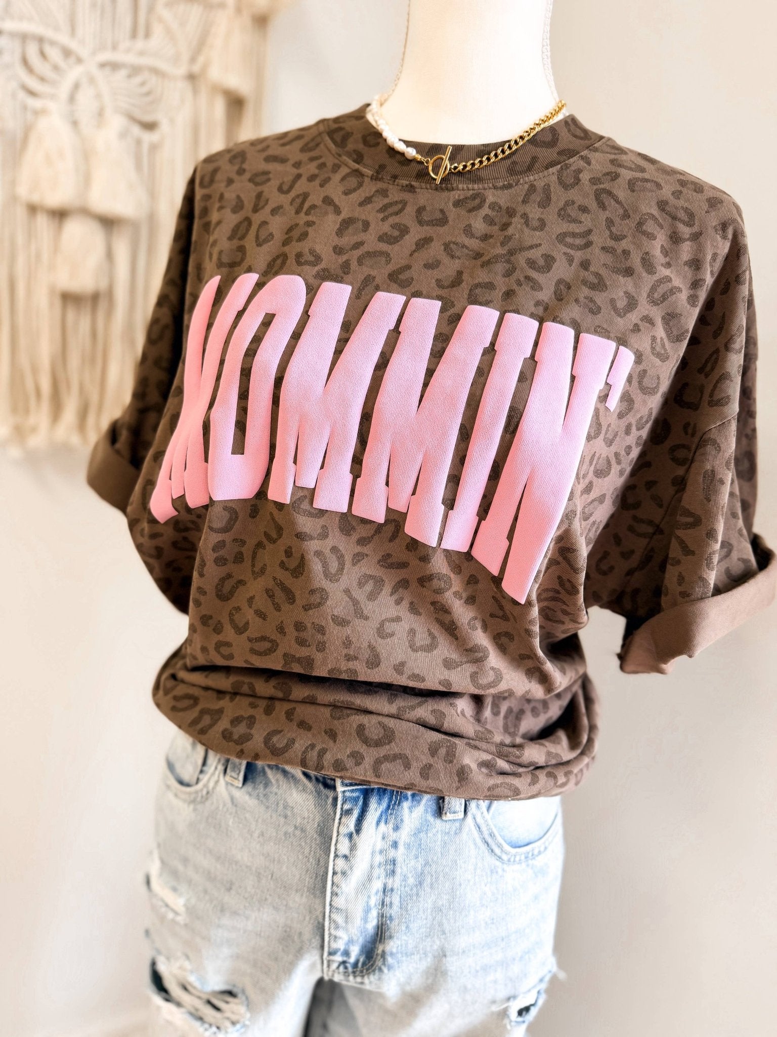 Mommin' Leopard Tee - Triple B Outdoors